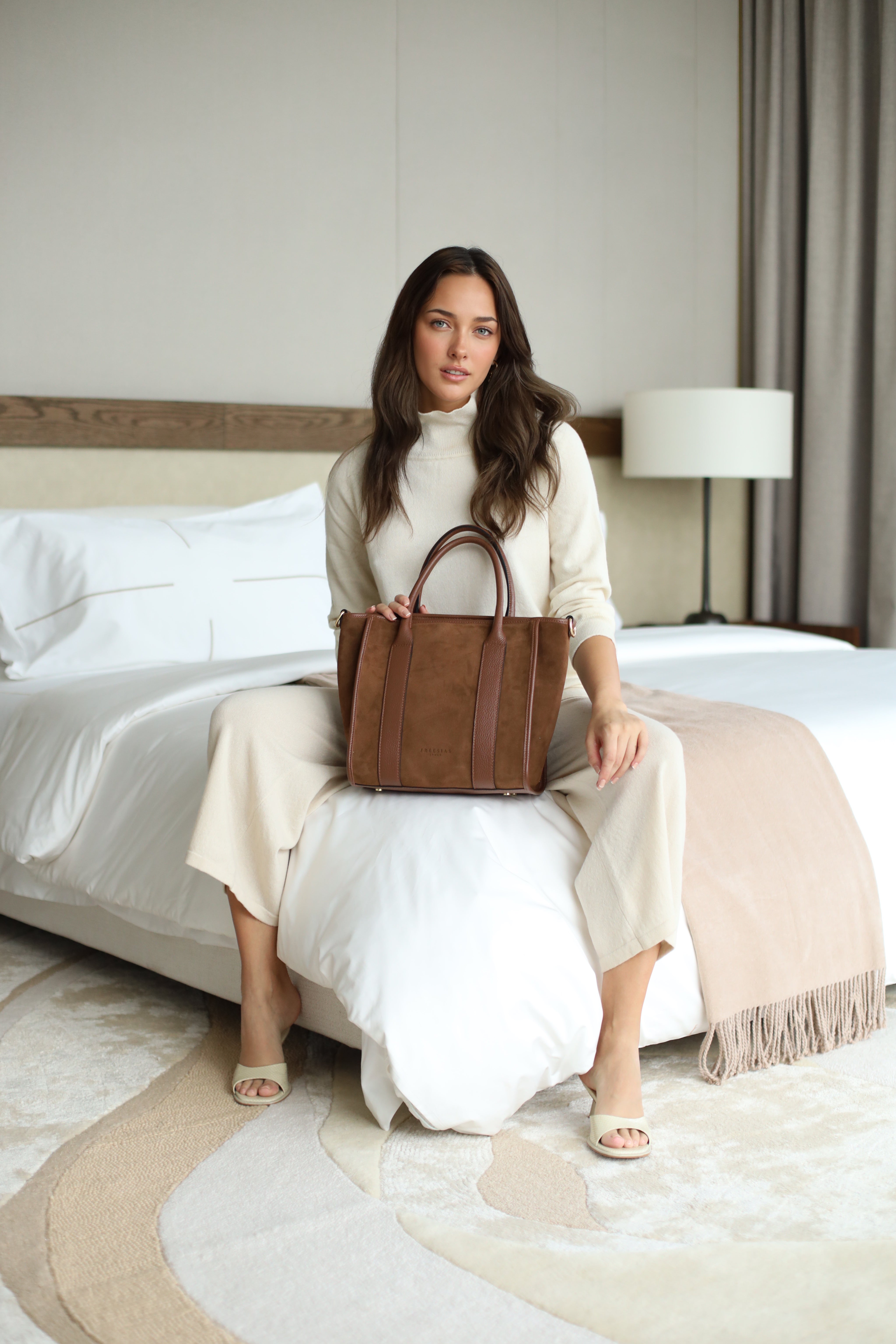 Charlotte Large - Walnut Brown
