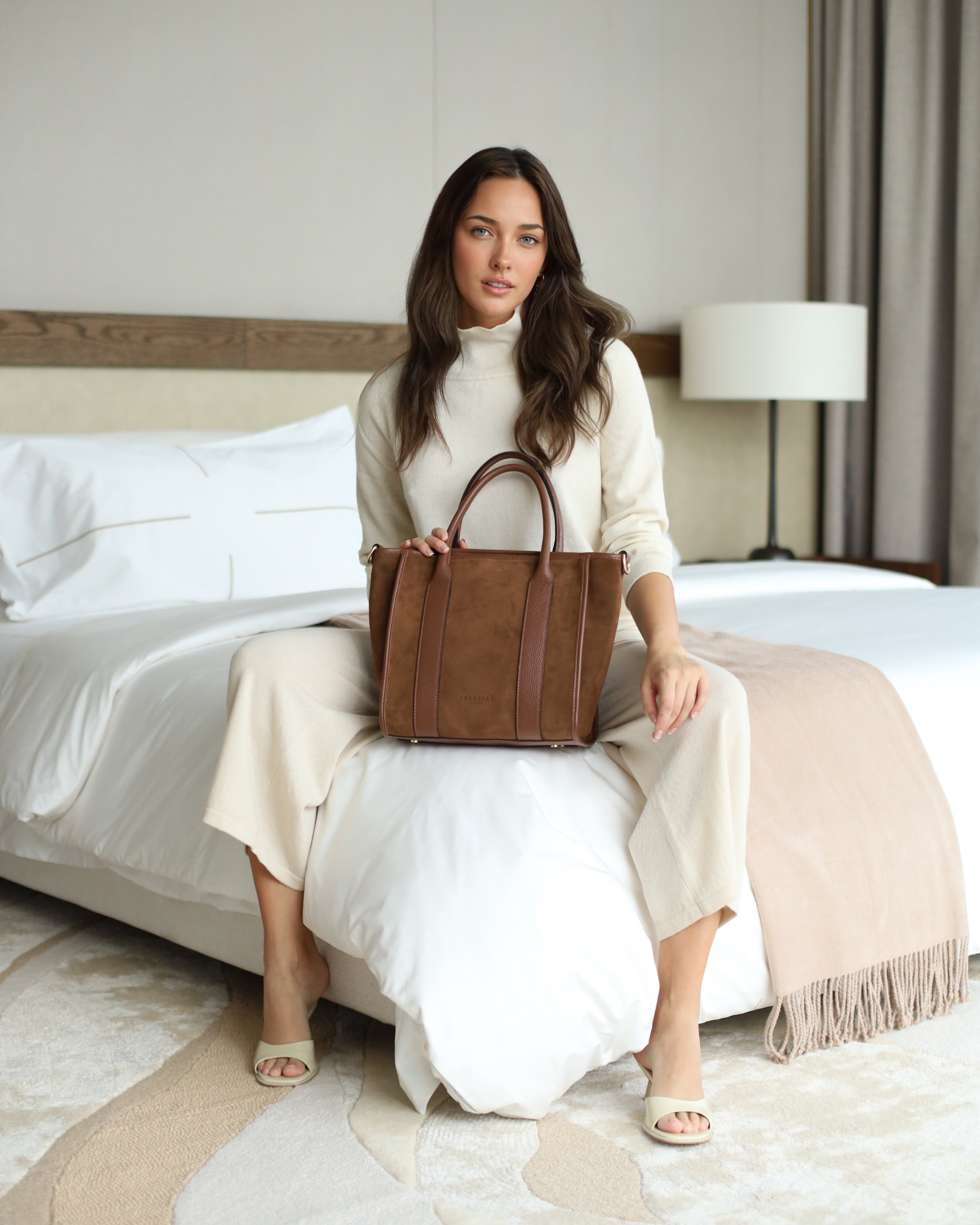 Charlotte Large - Walnut Brown