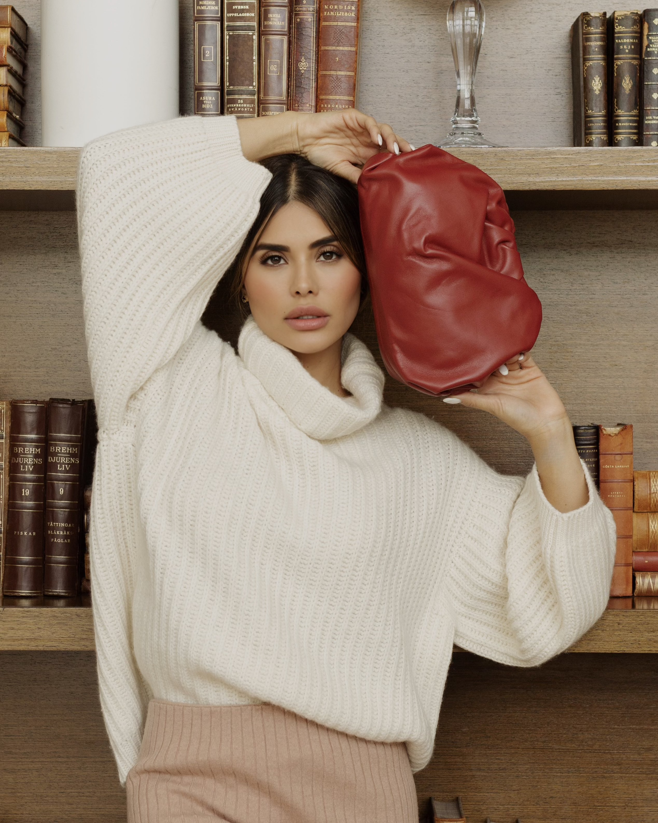 Cora Clutch - Cherry Red