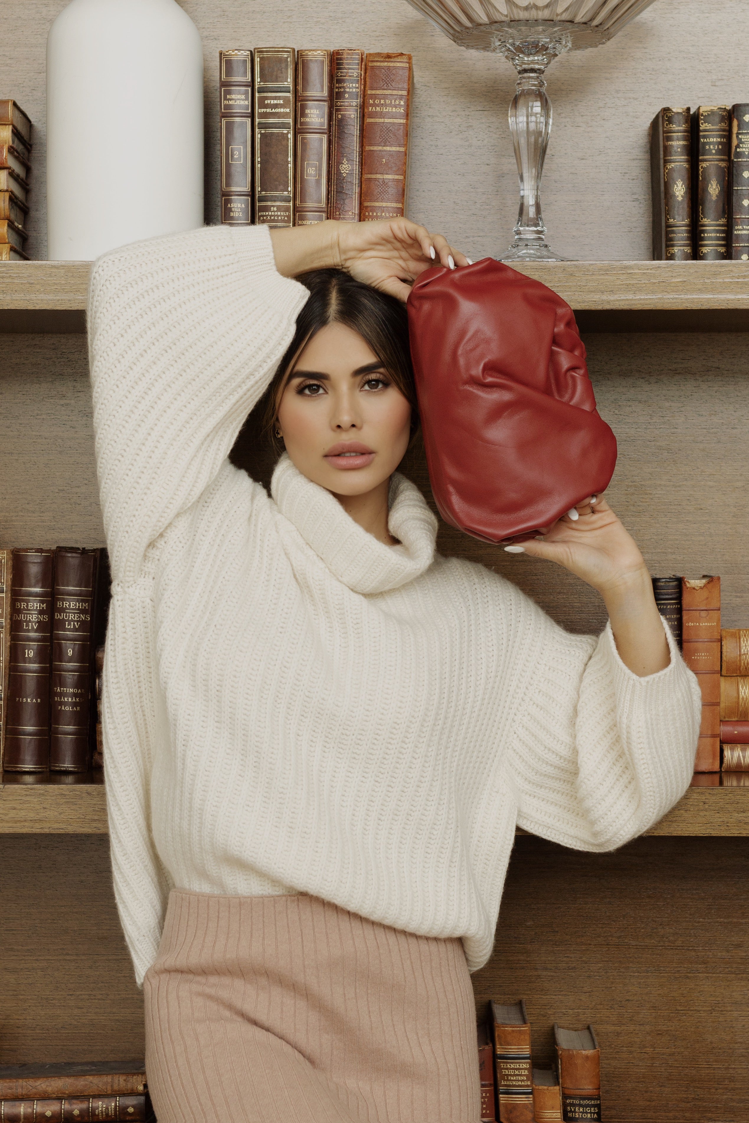 Cora Clutch - Cherry Red